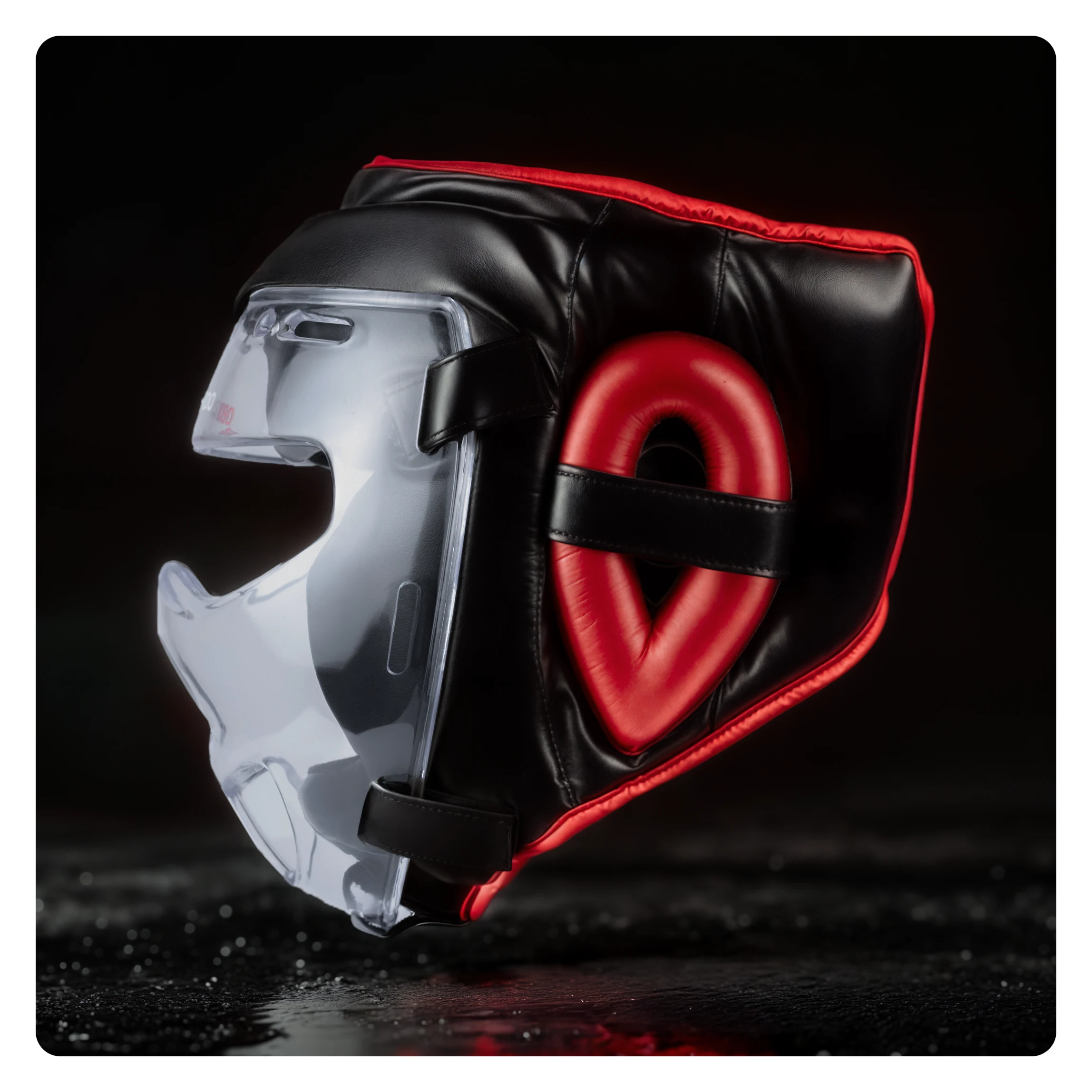 kask bokserski z kratą 