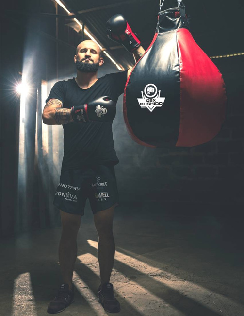 Hollow Boxing Pear XXL - Hook Sack Schwarz und Weiß