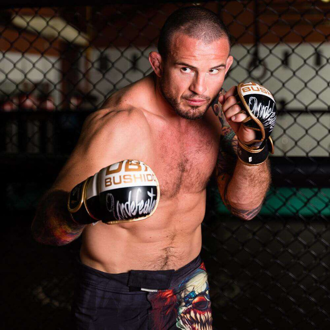 MMA Sparring Handschuhe S/M - Unbesiegt - Valor Series