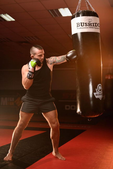 160 cm / UNGEFÜLLTER - BUSHIDO TRAININGSACK 160 40 für Boxen