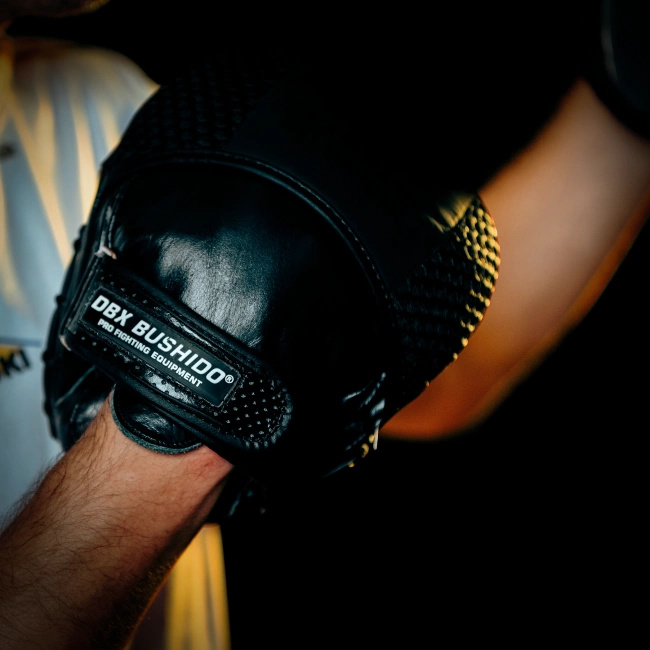 Trainerpratzen aus echtem Leder | Black Leather