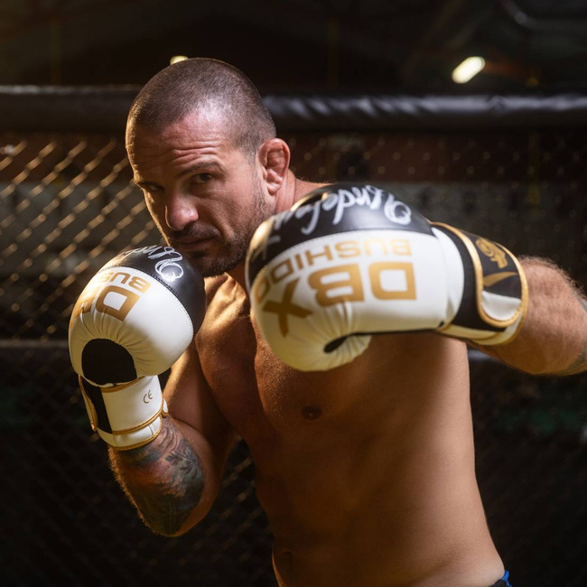 14oz Boxhandschuhe - Unbesiegt - Valor Serie