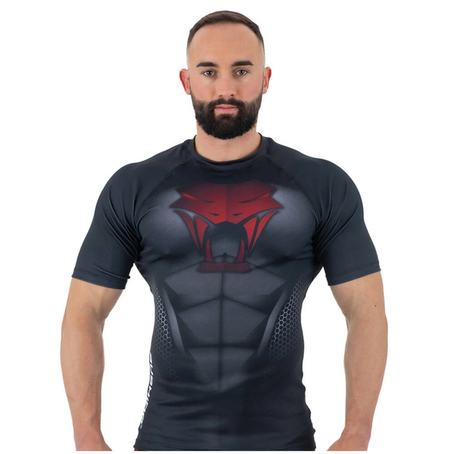 Das "Snake" Kompressions-T-Shirt Rashguard ist aus DBX MORE DRY L Material hergestellt