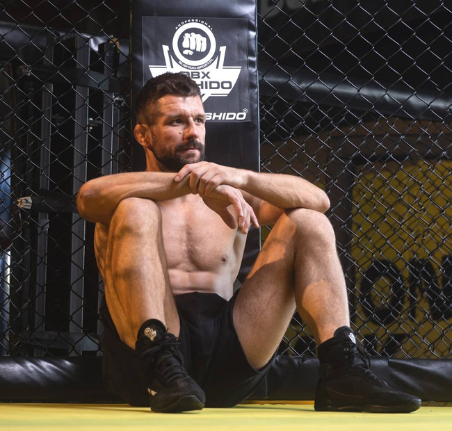 MMA BOKS ZAPASY Trainingsschuhe ARS-2051B - Größe 42