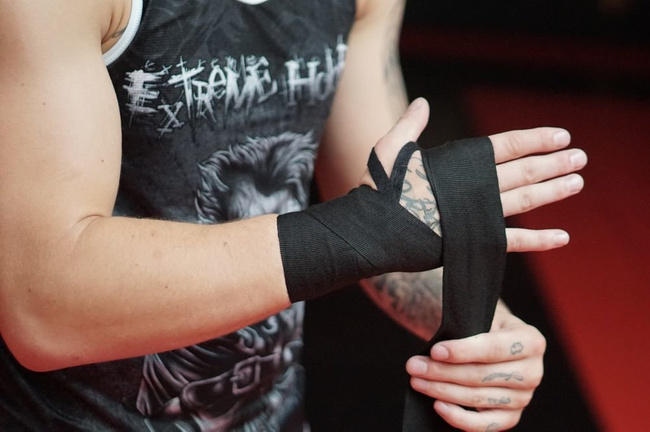 SCHWARZE BOXBANDAGEN, WRAPS, 4 METER, BUSHIDO