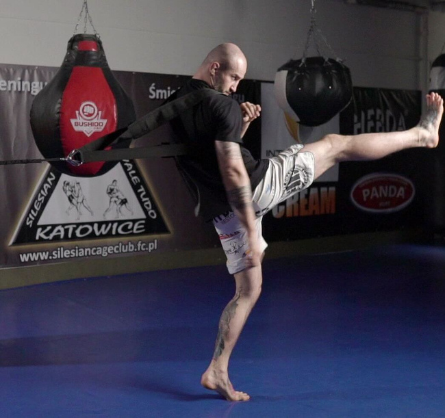P1 - DBX Strength Harness - Geschwindigkeitswiderstand - Trainingsgurt - Wrestling Expander