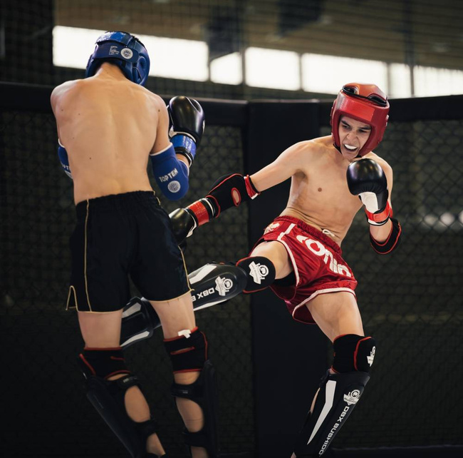 M Schienbeinschoner - Phantom Weiß