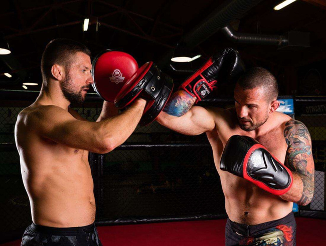 Boxhandschuhe 14oz - Blaze Red - Legacy Serie