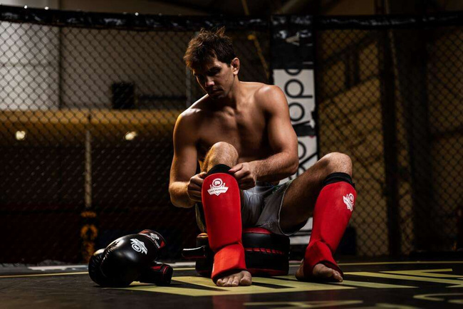 Flexible Schienbeinschützer XL - Shinrage Rot