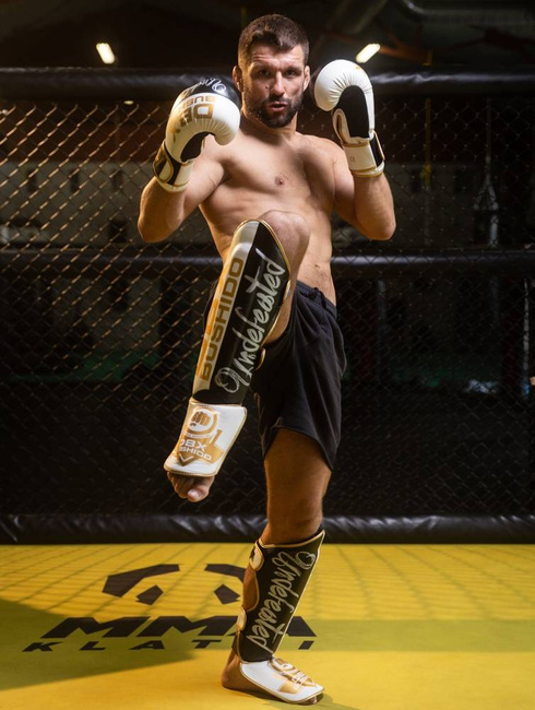 Schienbeinschützer L - Unbesiegt